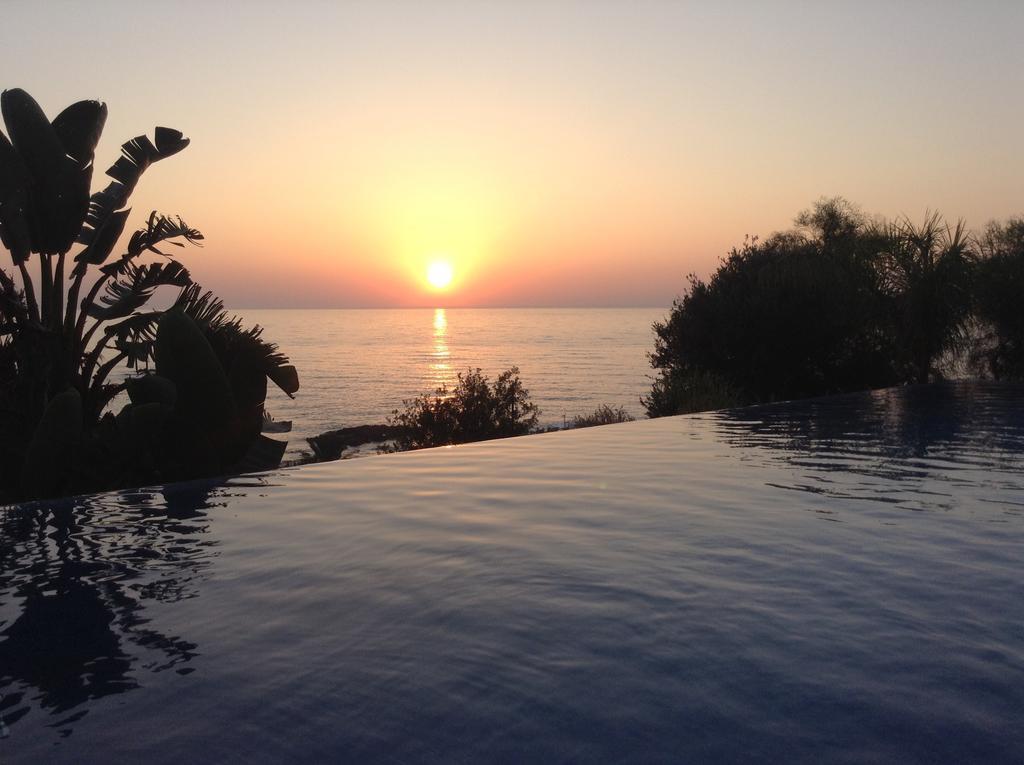 Sunset View Mermaid Villa ポモス エクステリア 写真